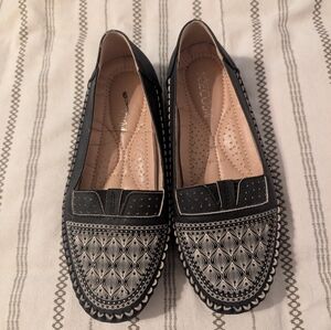 Black and Cream Patterned Loafers